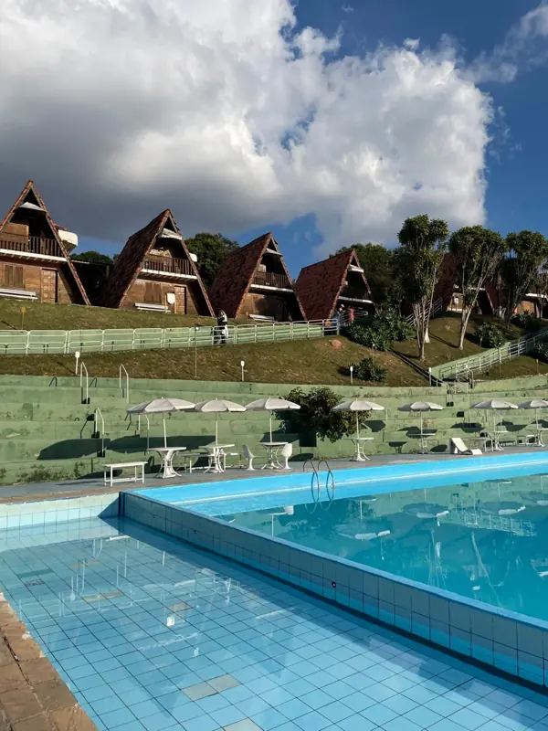 Chalés vistos da piscina